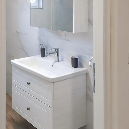 Vakantiehuis Perina Hiza By Interhome