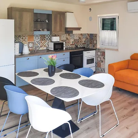 Perina Hiza By Interhome Barban